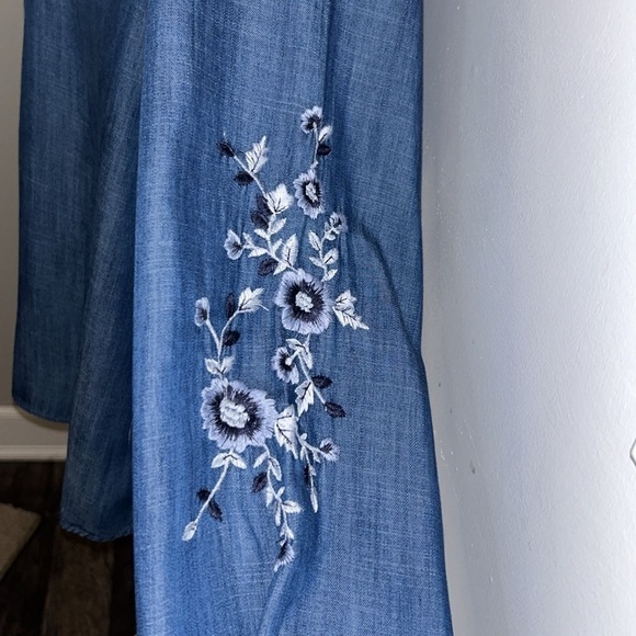 NWT Lauren Conrad Bohemian Embroidered Top Size Large - Picture 2 of 9